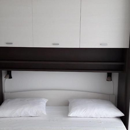 Apartment Nena- Apartman Sa Posebnim Ulazom U Prizemlju, Terasom I Zelenom Okucnicom Rakotule ภายนอก รูปภาพ