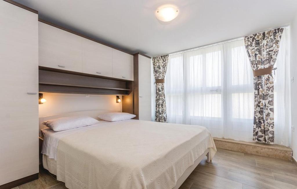 Apartment Nena- Apartman Sa Posebnim Ulazom U Prizemlju, Terasom I Zelenom Okucnicom Rakotule ภายนอก รูปภาพ