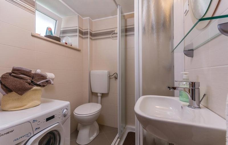 Apartment Nena- Apartman Sa Posebnim Ulazom U Prizemlju, Terasom I Zelenom Okucnicom Rakotule ภายนอก รูปภาพ